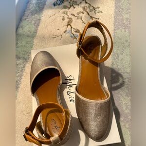 Style & Co closed toe silver weave & espadrille sandal. New never worn.